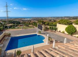 Getaway in Villa Roca Dormitory room, Hotel in Estepona