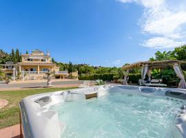 Cozy 1-Bedroom Retreat Dormitory room Villa Roca, Hotel in Estepona