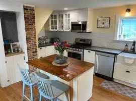 Duplex Farmhouse Rental Walk to Downtown