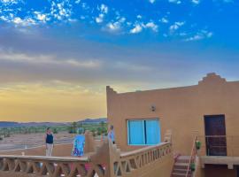 Dar Talmoudi ,Traditional Riad, Local Food, Camel , Desert Excursions, hotel i Tagounite