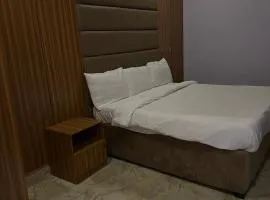 Donbidd Royal Hotel