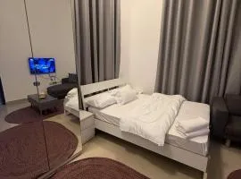 White Moon Studio jimi