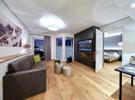TWO TIMEZ - Boutique Hotel - with AC – hotel w mieście Zell am See