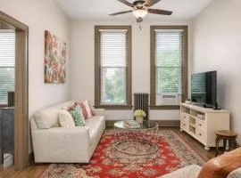 Large Luxury Downtown Loft - Walk to Everything Free Parking