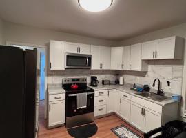 A Modern Vacation Home in The Pocono's Area, hotelli kohteessa Lansford