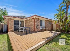 Pete's Retreat -500m from the beach, hotel i Norah Head