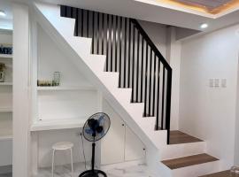 Modern & Affordable 3 Bedrooms Transient House in Calapan City, hotel din Camilmil