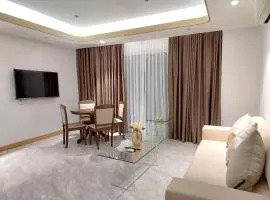 Executive 1br near airport & Malls