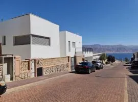 הוילה הלבנה -White Villa