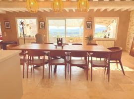 Mas Shantala 5 chambres, jacuzzi 12-14 personnes, Hotel in Cassagnoles