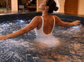 Spa viesnīca TauberChalet I Private Spa mit Sauna & Whirlpool I Natur I 10 Min zur Altstadt pilsētā Rotenburga pie Tauberes