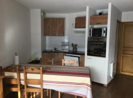 Résidence Hameau De Balestas Mp - T3/8pers ISATIS 06- Peyresourde MAE-4604: Germ şehrinde bir otel