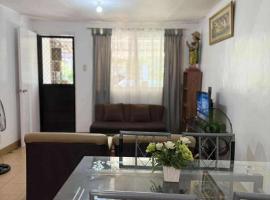 Affordable transient house in Calapan City, hotel din Camilmil