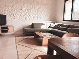 Design Living in the heart of Empordà, Hotel in Corçà