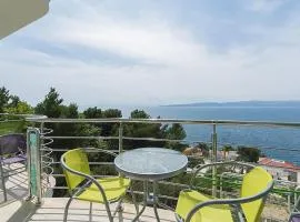 Cozy Apartment In Brela With Wifi