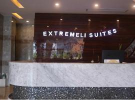 Extremeli Suites - Monarch, hotel cerca de Aeropuerto Internacional Ninoy Aquino de Manila, Manila