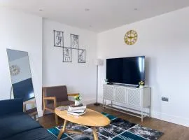 Contemporary Flat in the Heart of the West Midlands Built Around Your Lifestyle Close To Birmingham City Centre