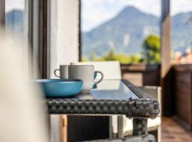 Rosels Mountain Lodge-Pool, Sauna & Kaiserblick-Balkon Ferienwohnung in Oberaudorf Bayern, Hotel in Oberaudorf
