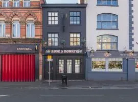 GuestReady - Rose and Monkey