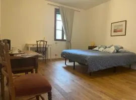 Le Dorat Bright & Quiet