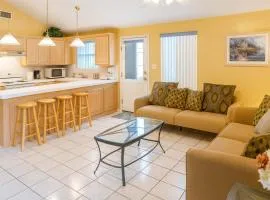 BBQ ok Ground Floor Duplex 1-2 block to Beach