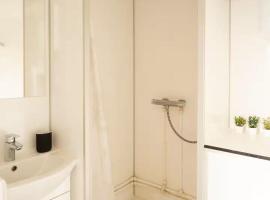 Budget Mobile House in Faroe Islands, hotel di Strendur