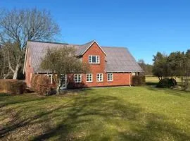 Lovely Home In Gram With Wifi