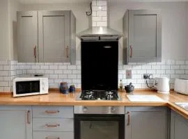Modern 3-Bed Home in Hartlepool by MCPI Hosting, Perfect for Contractors & Families with Private Parking