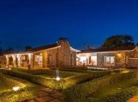 ELIVAAS The Aravalli Reserve The Isley Pet-Friendly Villa with Pool, Gazebo and Sit Out