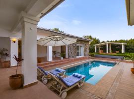 ELIVAAS The Aravalli Reserve The Isley Pet-Friendly Villa with Pool, Gazebo and Sit Out โรงแรมในDhauj