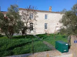 L'authentique - maison chic avec piscine - rouge
