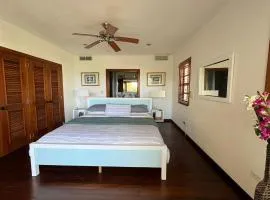 Breathtaking Views Private 1 Bed Villa