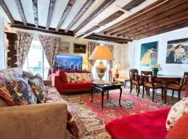 Spacious Apartment in Montparnasse