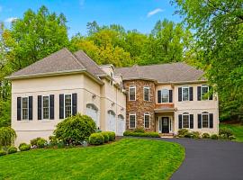 Pike Creek Palace 6 Bedrooms with 5 King beds Villa in Wilmington's Chateau Country, Hotel in Wilmington