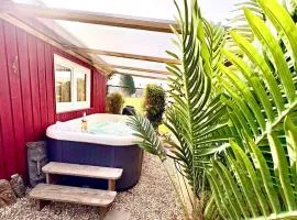 New Charming Scandinavian eco house with garden and jacuzzi