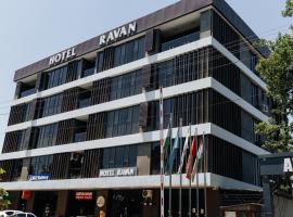 Ravan Inn Hotel, hotel en Katartal