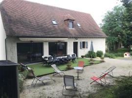 Gite Chez Léontine, Hotel in Lacave