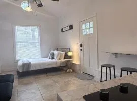 Private Queen Suite in Prime Downtown Location
