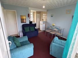 Hemsby Chalet Get Aways on Seadell Chalet Park, viešbutis mieste Hemsbis