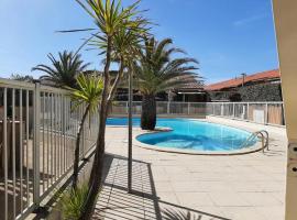 Maison 6 personnes avec jardin derrière la dune, Hotel in Capbreton