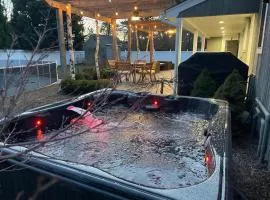 Villa Luz- Cozy Family Home with Jacuzzi year-round & heated pool in summer