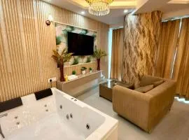 Luxury Jacuzzi Studio -Couple Friendly- Noida