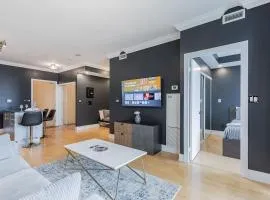 1BR Skyline Stay wiith Stylish Condo Near CN Tower