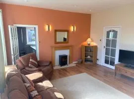 3 Bed Cottage Flat with Parking