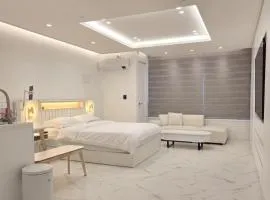 5 seconds to Dongmyo Station