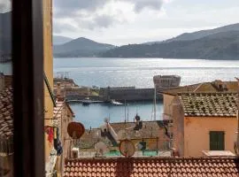 Tra Tetti e Mare - HelloElba