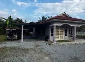 LOT 1423 Homestay Lonek-Batu Kikir