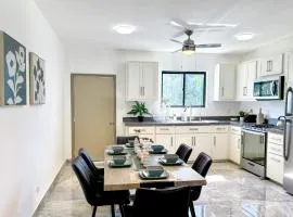 DOWNTOWN PRIME STAY Only 3-Min Walk to Ferry, Attractions & Restaurants