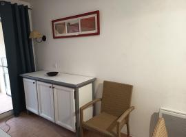 Golf de pont royal โรงแรมในมัลล์มอร์