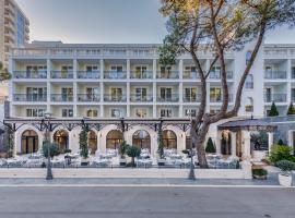 Crowne Plaza Budva by IHG, khách sạn ở Budva
